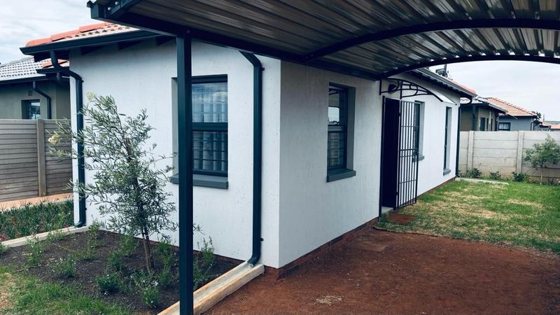 House in Protea Glen For Sale