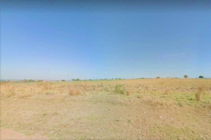 Spacious Land available in Lanseria ( 57 ha )
