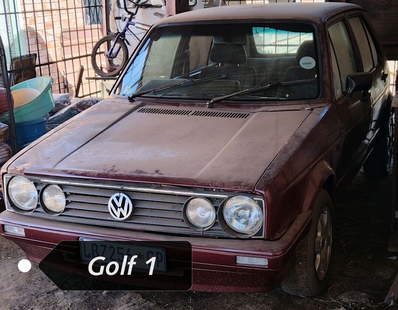 Golf 1 for sale R12000.00 not negotiable has a knock it starts and drives work to be done.