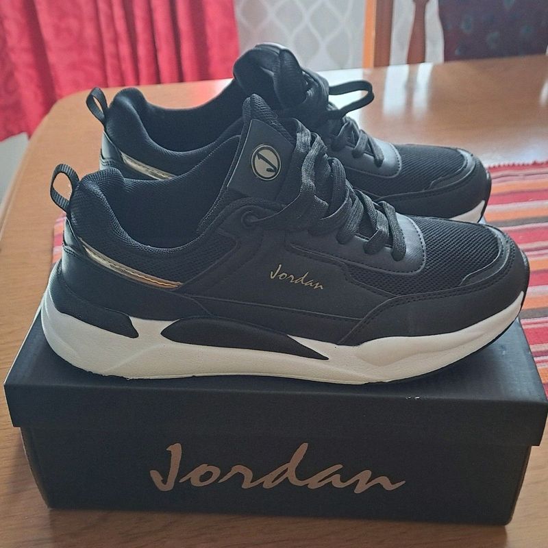 Brand new Jordan sneakers size UK 6 with box