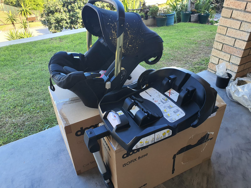 Two in One Doona Stroller to Car Seat