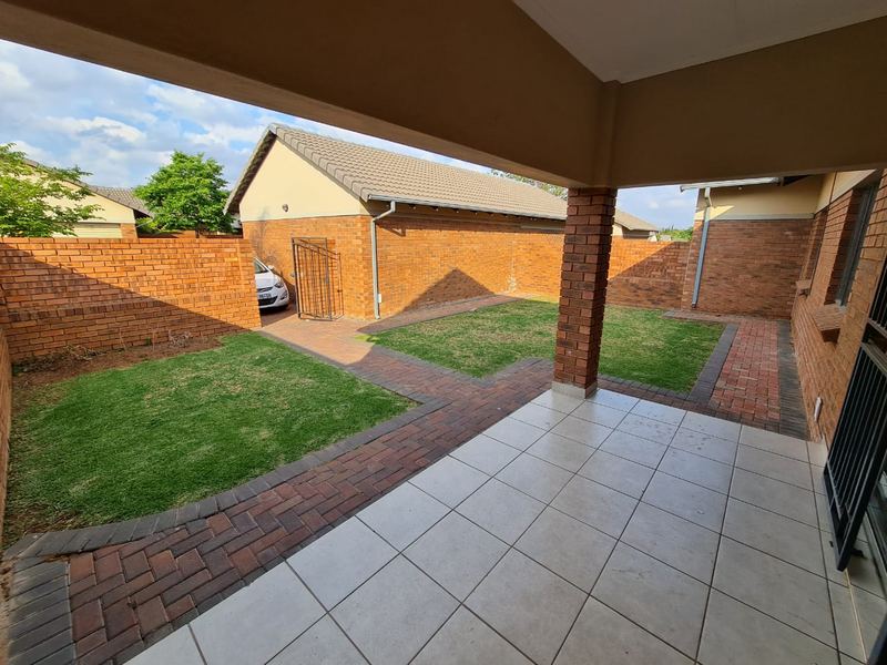 Stunning 3-Bedroom Simplex for Rent in Equestria, Pretoria East!