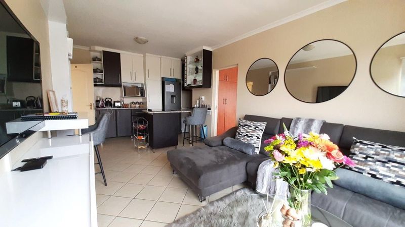 Stylish One-Bedroom Apartment with Distant Sea Views in Ballito.