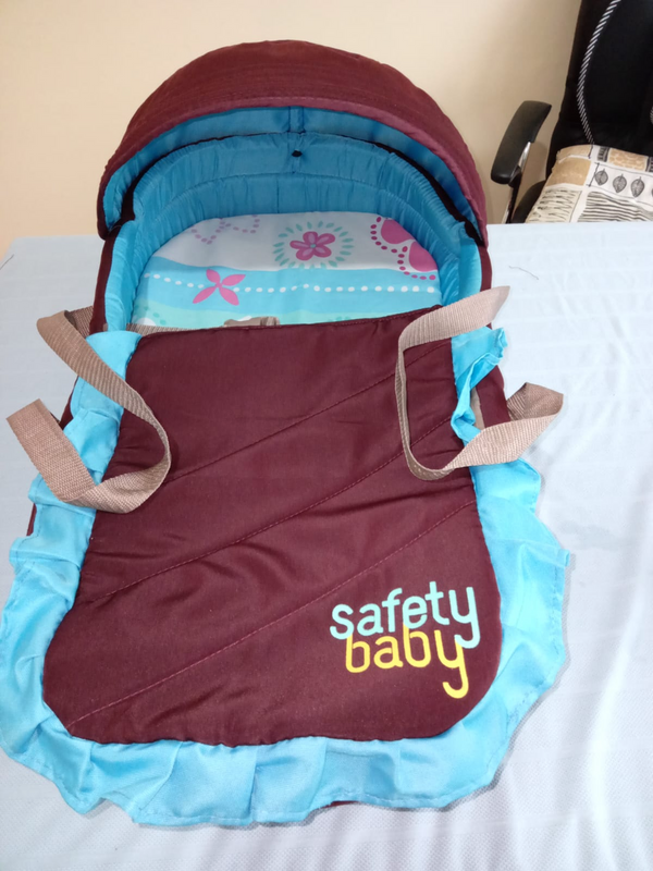 Baby carry cot and mattress