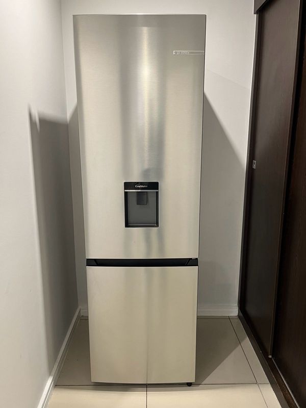 Freestanding Fridge-Freezer (Bosch)