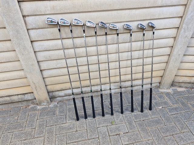 Bargain ! Quality Set Wilson Fat Shaft irons 3-SW ! Very good condition !