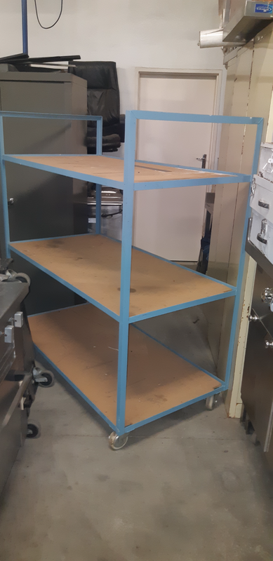 BIG TROLLEY SHELF ON WHEELS