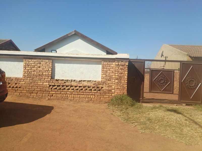 Stunning 3 bedroom house for sale in Tsakane