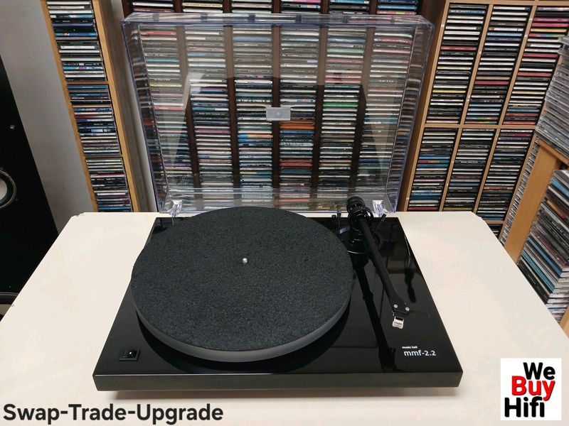 HARDLY USED! Music Hall mmf-2.2 Belt Drive Turntable With Rega Carbon - 3 MONTHS WARRANTY