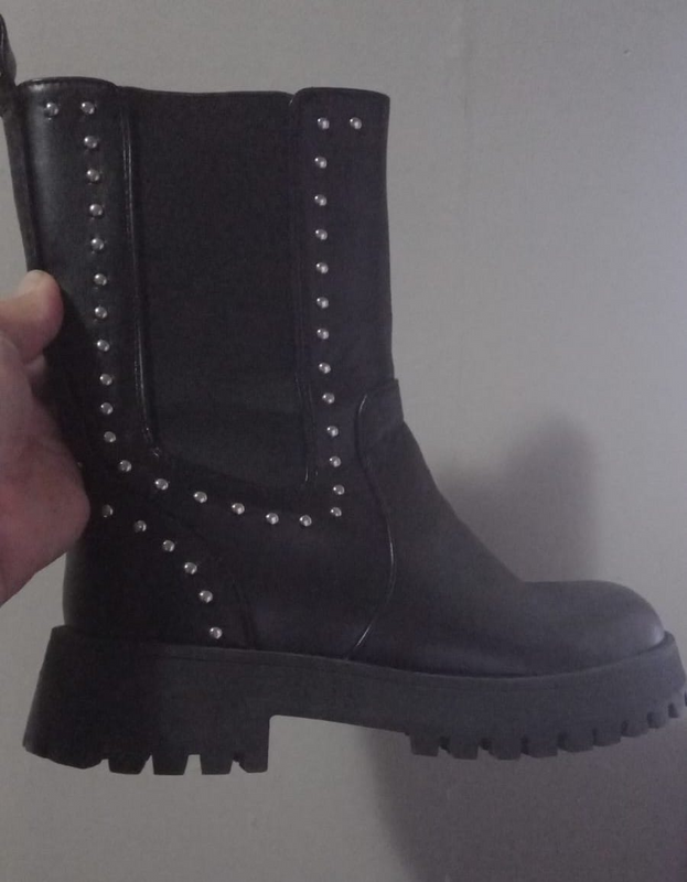 Pre-loved ladies boots