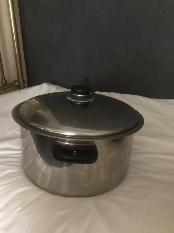 Catering pot