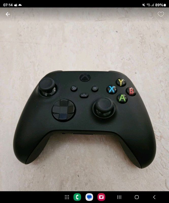 Xbox Series black Carbon controller
