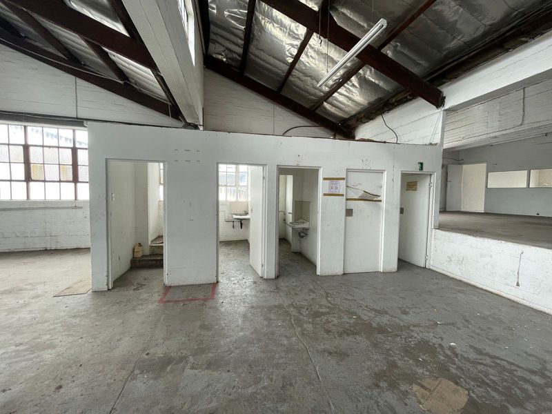 Warehouse available to let in Congella