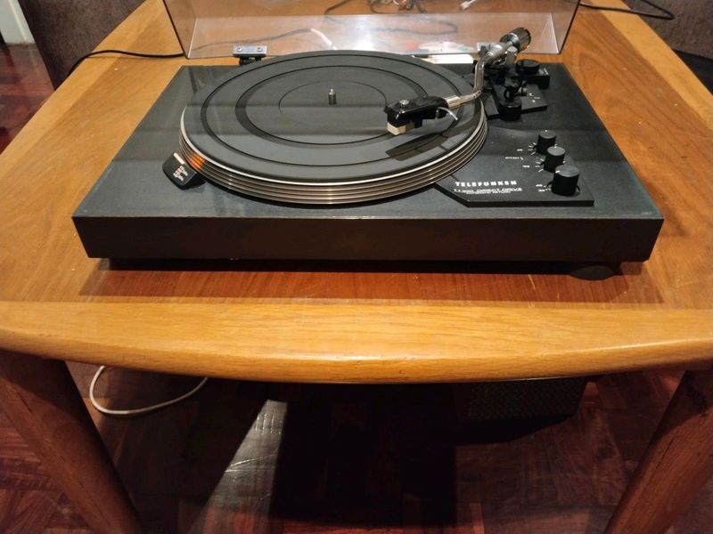 Stunning Solid  German Turntable Direct Drive Automatic Turntable With Pitch Control Multiple Settin