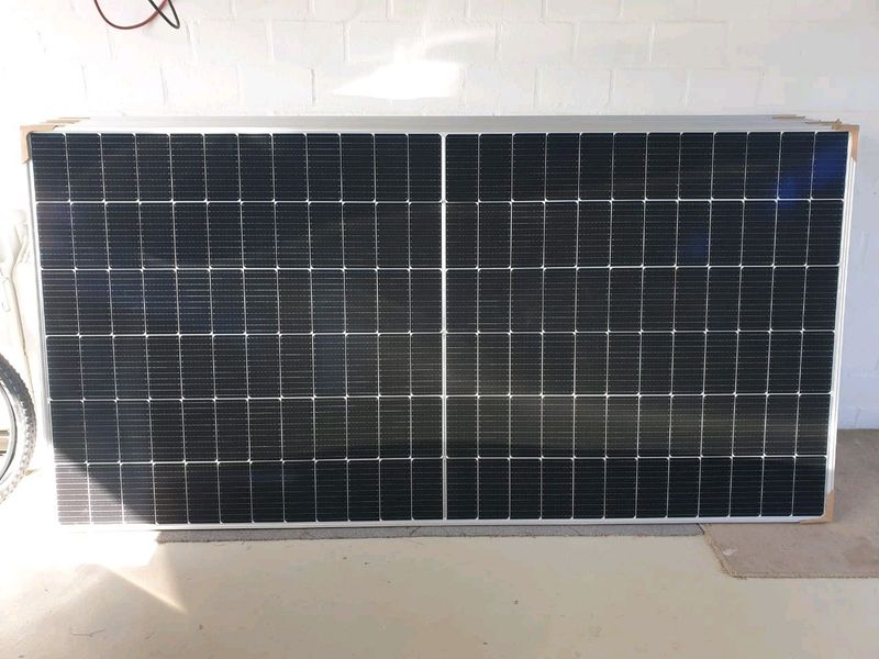 JA Solar Panels 550W BRAND NEW 6 AVAILABLE