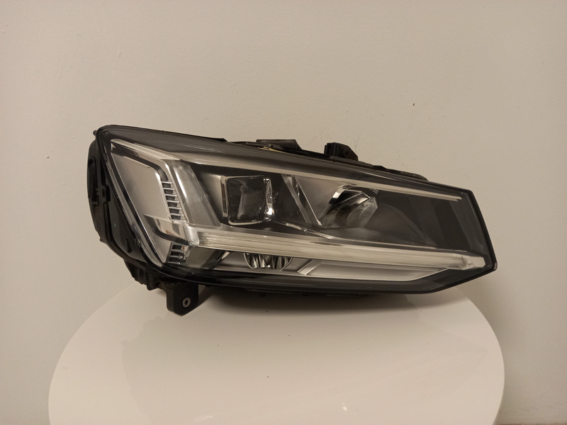 Audi Q2 RHS LED Xenon Headlight (2021 - 2023)