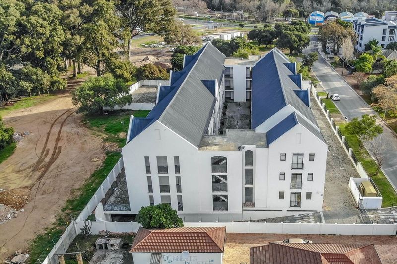 Tick all the boxes with this 2-bedroom student apartment in Stellenbosch Central