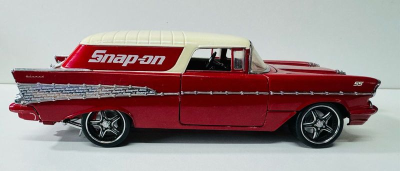CHEVROLET NOMAD SNAPON 1957 DIE CAST MODEL SCALE 1:24