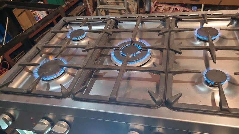 Gas stove 900 mm with electric