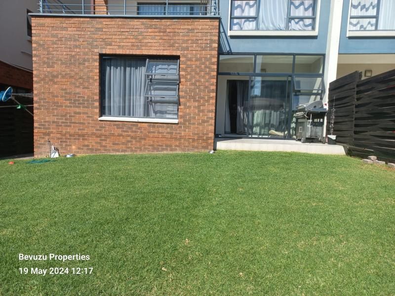 NEAT AND SPECIOUS 3 BEDROOM 2 BATHROOM GROUND FLOOR IN GREENSTONE GATE