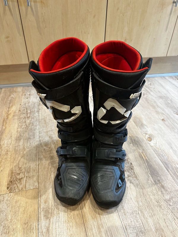 Leatt 4.5 enduro boots (as new)