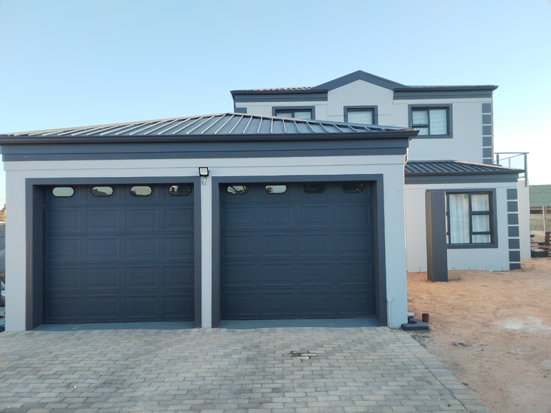 4 Bed, 3.5 Bathroom double storey house for sale in Malmesbury, for sale R2 000,000