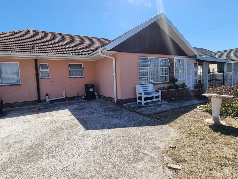 3 Bedroom home for sale in Parow Valley