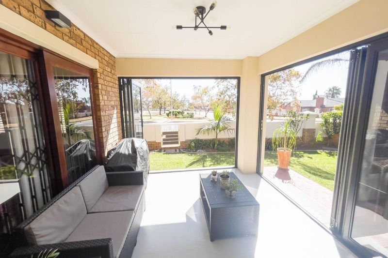 Elegant 3 Bedroom Townhouse for Sale in Crescent Wood Country Estate, Midrand