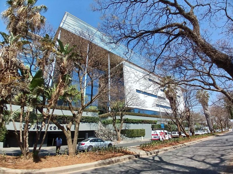 1638 sqm Office to Let in Rosebank