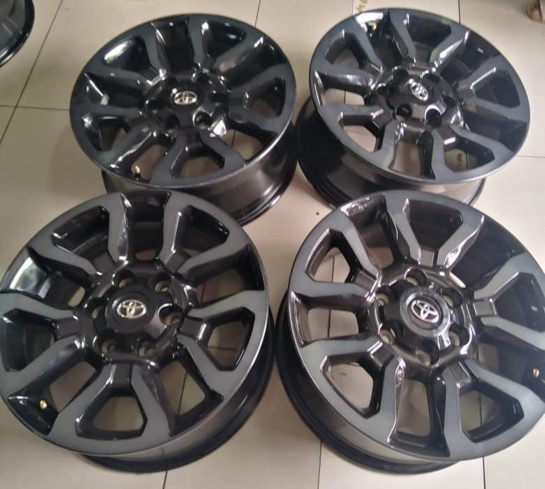 18inch Toyota Legend 50 RS original mags set R10999.