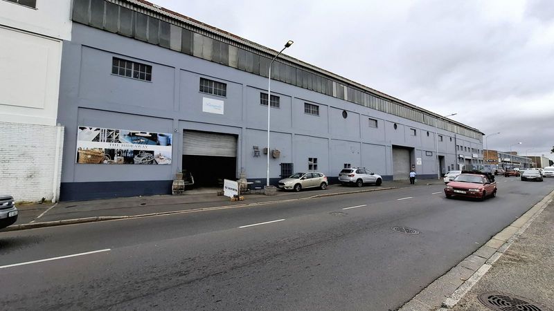 1080m2 INDUSTRIAL WAREHOUSE TO LET ON BUSY ROAD IN MAITLAND