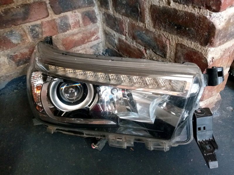 Used like New LED Gd6 Toyota Hilux Headlights For Sale 0718191733 WhatsApp Kato Auto Spare