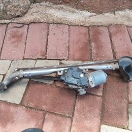 Toyota Hilux GD6  single cab wiper motor Complete