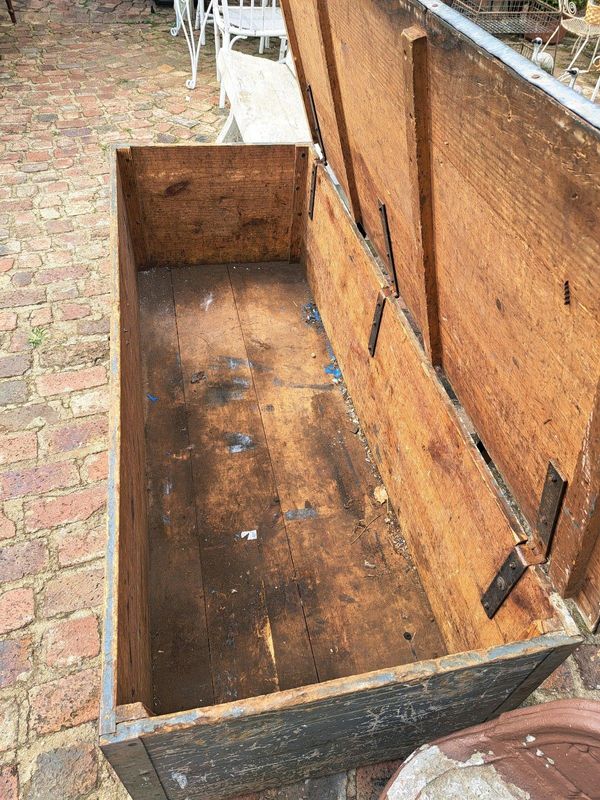 Heavy duty wooden toolbox