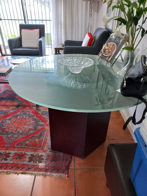 Round Dining Room Table