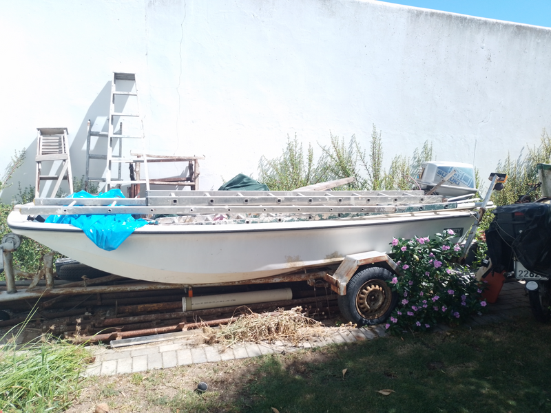 R19k. Dory Bass boat on trailer.  60 hp Suzuki outboard. Call Anjé 071 296 1465