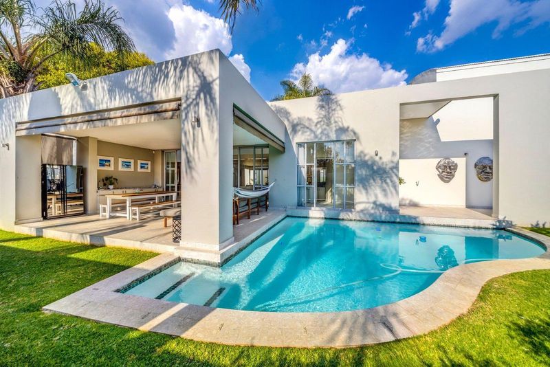 Luxury Living at its Finest: Experience Serenity and Opulence in this 3 Bedroom Family home in th...