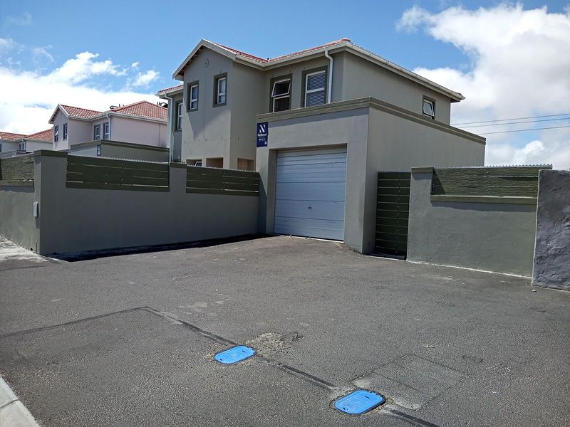3 Bedroom Freehold To Let in Mitchells Plain
