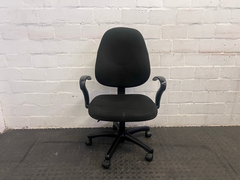 Black Mid-Back Office Chair on Wheels with Arm Rests-