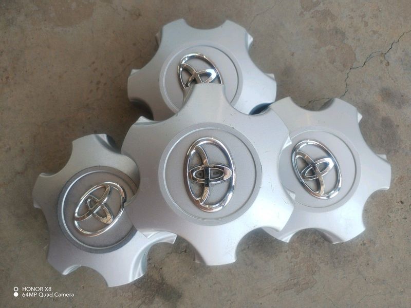 Toyota wheel center caps a set of four on sale
