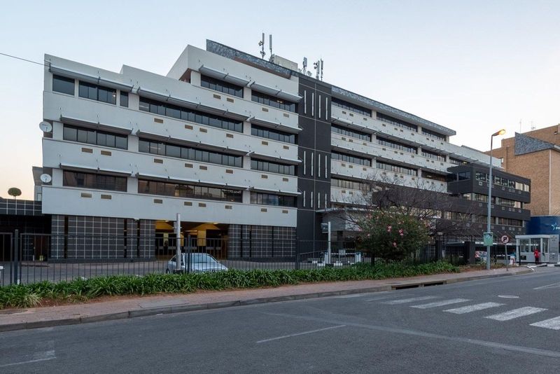 658m² Commercial To Let in Sandton Central at R145.00 per m²