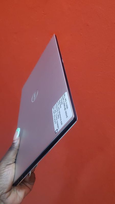 Dell Xps 13 9380 core i7 8thgen touch screen