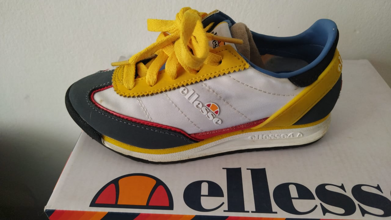 ELLESSE TAKKIES TODDLERS SIZE 10.PRELOVED WORN TWICE EXCELLENT CONDITION 350