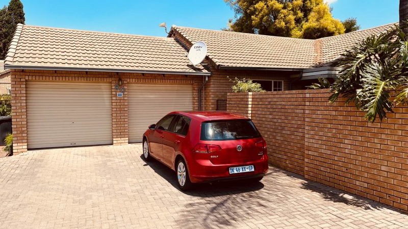 Luxury 3 Bed house to rent (R16000) in Centurion