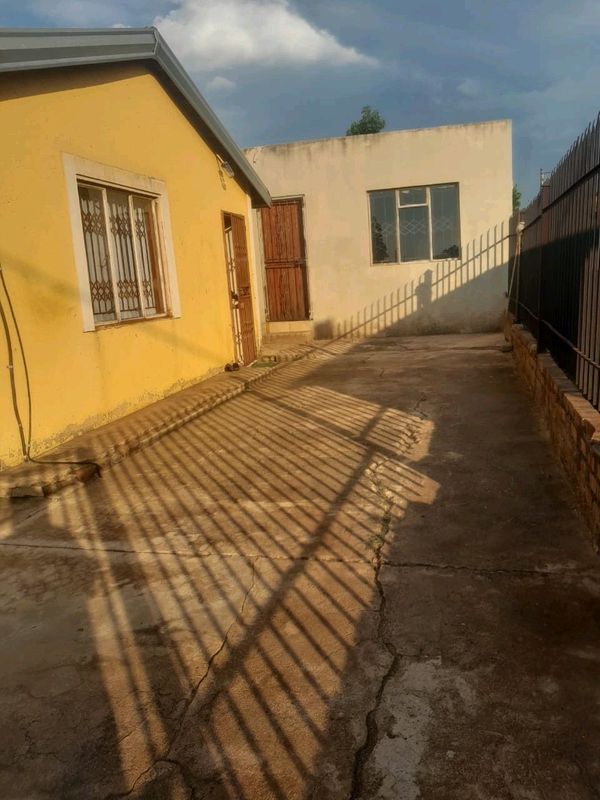 HOUSE IN SOSHANGUVE EXT13 FOR SALE PRICE R360,000