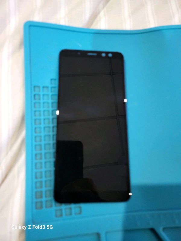 Samsung galaxy A8 2018 replacement lcd with frame