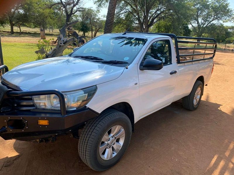 TOYOTA HILUX 2.4 GD6 2016