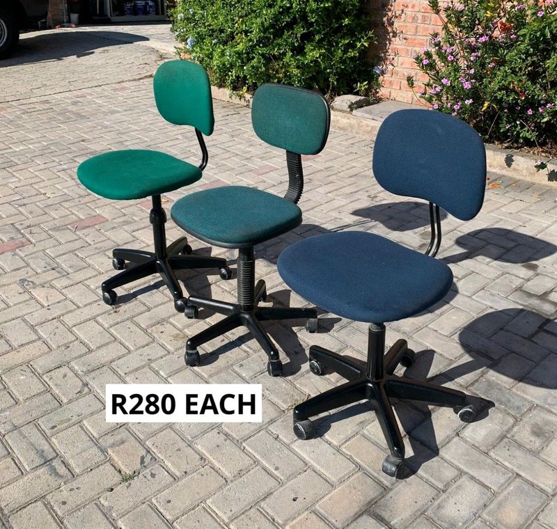 HEIGHT ADJUSTABLE CHAIRS