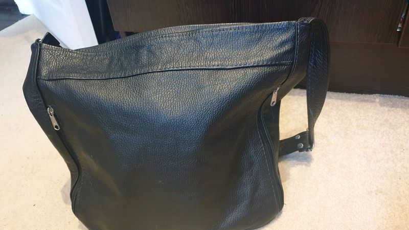 Ladies Black genuine leather handbag