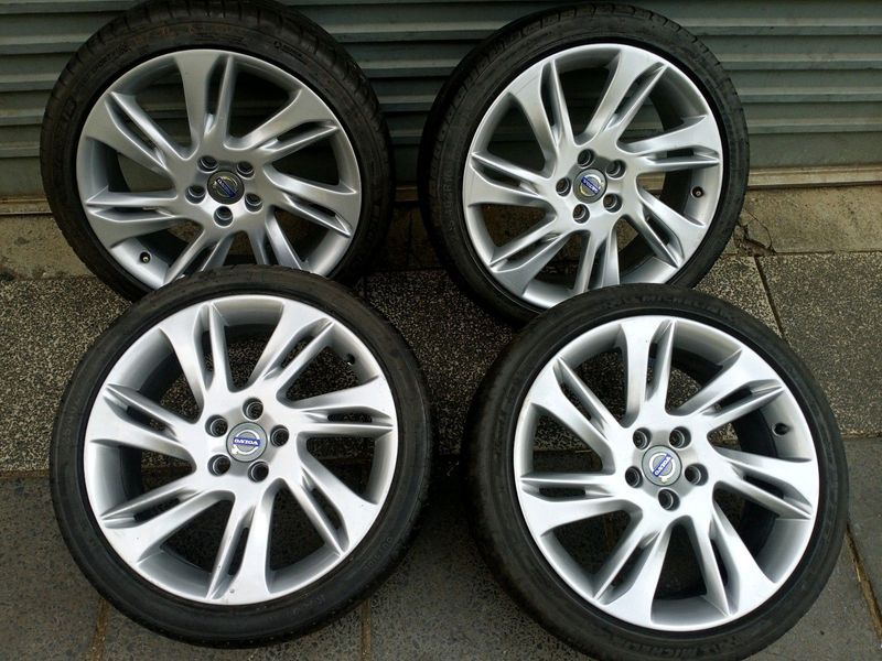 18 inch Volvo mags and tyres